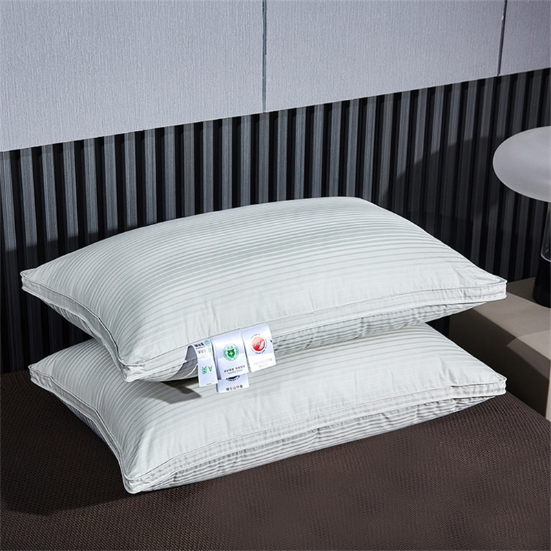 Andedun tre lags fyldepude satin stribe pude