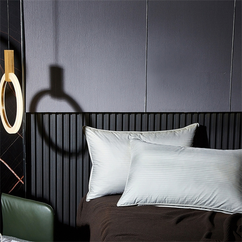 Andedun tre lags fyldepude satin stribe pude Andedun tre lags fyldepude satin stribe pude